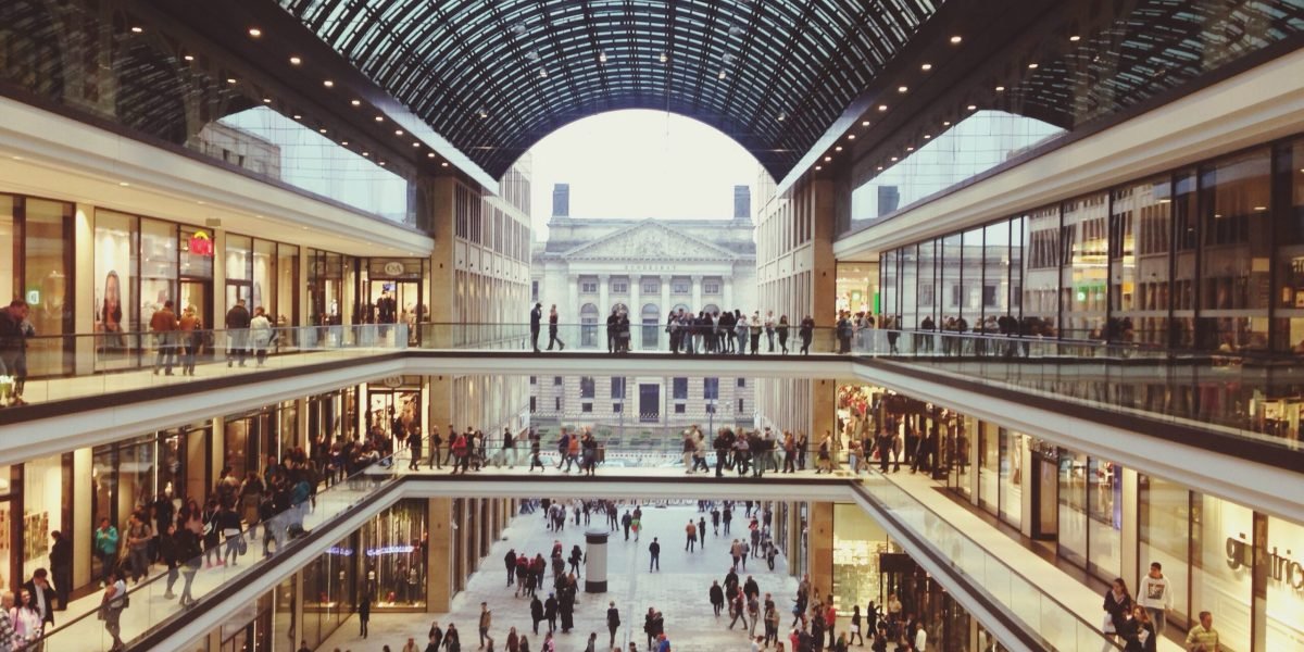 people-shopping-mall